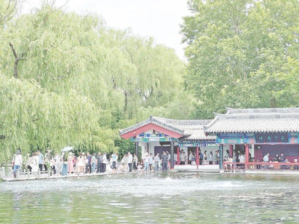 荣利通 2.5天弹性休假探索，周末文旅经济进化