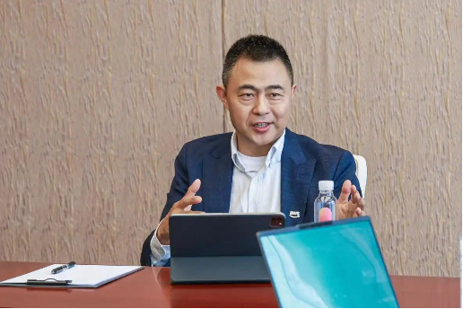 鼎牛配资 独家对话亚马逊云科技中国“一号位”：今年全球投1000亿美元，该怎么花？|《科创100人》